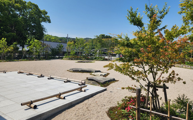 参拝者休憩所庭園　完成